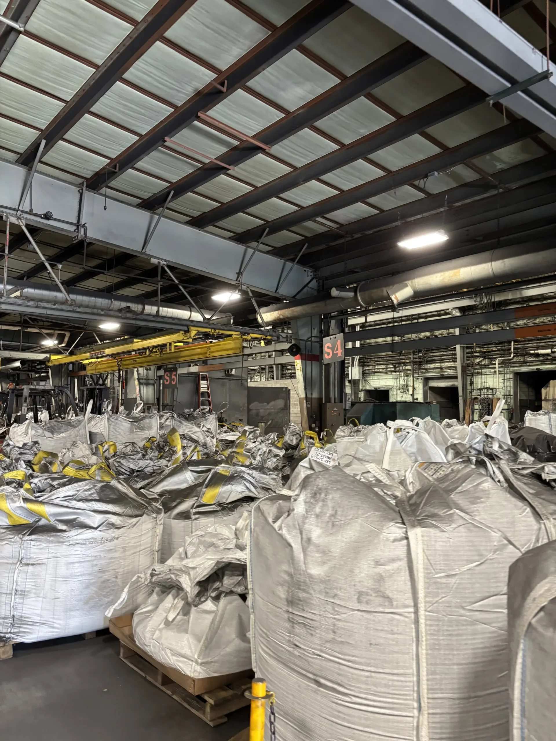 synthetic-graphite-packaging-delivery-image